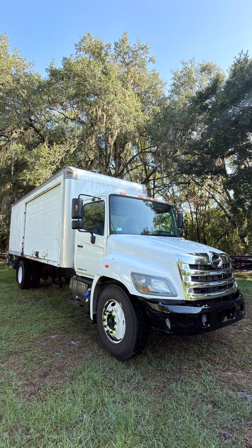 2015 HINO 268 268A