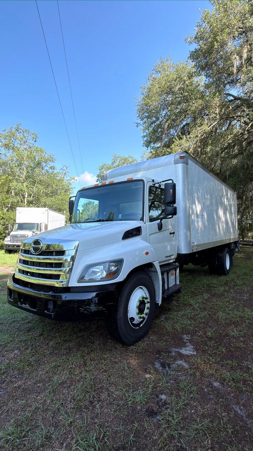 2015 HINO 268 268A